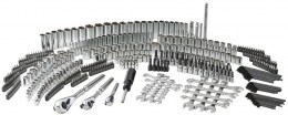 Dice Set+Accessories-450 pieces in plastic case URREA5